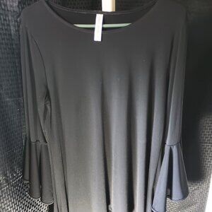 3/4 length sleeves blousy and flowing women's top